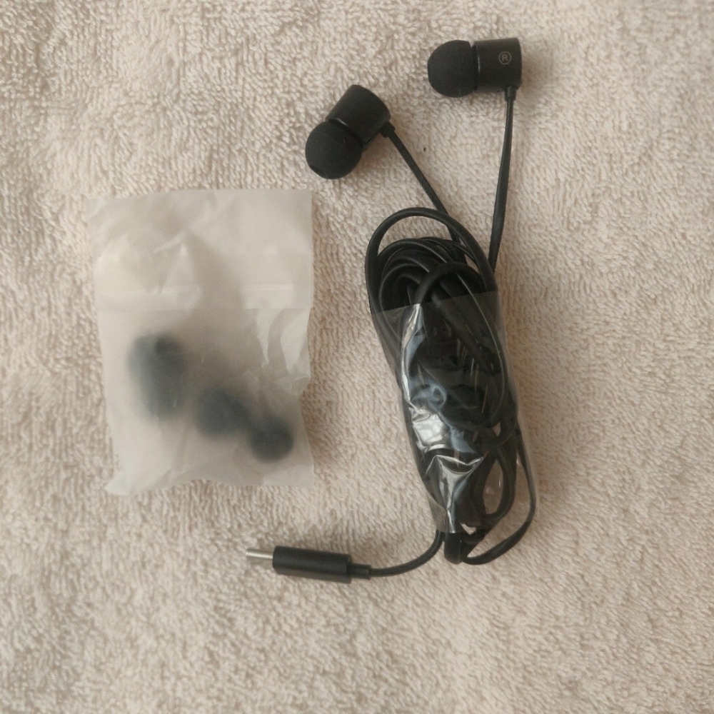 OnePlus Type-C Bullets Earphones | Black with case